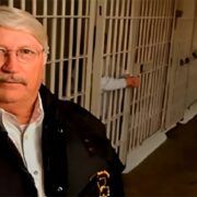 狱中天国——典狱长凯恩和囚犯牧师