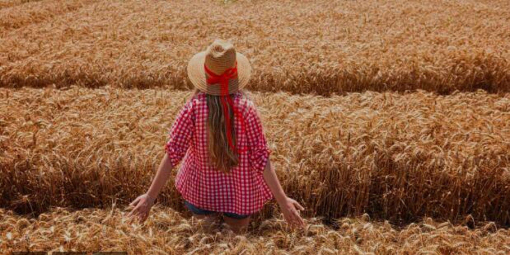 <a href="http://mp.weixin.qq.com/s?__biz=MzA4MzA2MTMzMA==&mid=205966670&idx=1&sn=faccafe18687070759747dec5f440b09&chksm=164e52732139db6530017621f4def085b2bd1cf4bfacb32ee6e6ab275fe296a4ed93b60e5a2e&scene=21#wechat_redirect">我家有女初长成——和女儿谈谈约会和爱情</a>