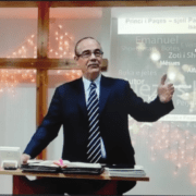 无线电专家多斯蒂：留守在“废除上帝”的国家