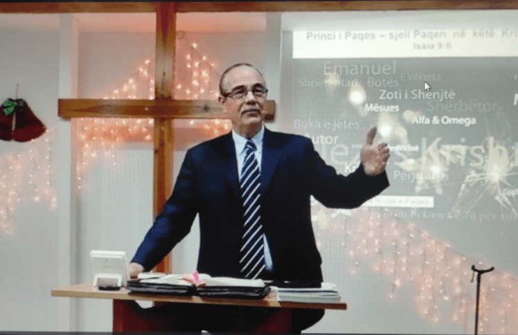 无线电专家多斯蒂：留守在“废除上帝”的国家