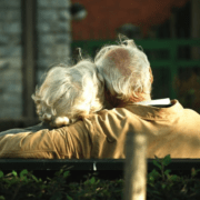 陪伴患病妻子30年：苦难让我有怜悯的心肠