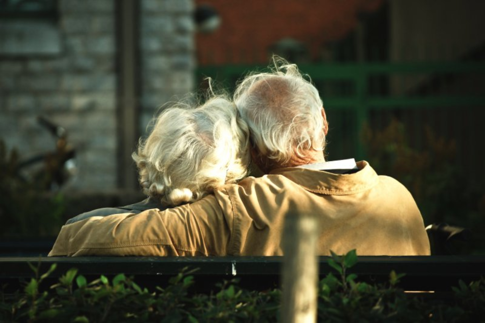 陪伴患病妻子30年：苦难让我有怜悯的心肠