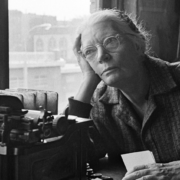 记者多萝西·戴：如何去爱？这就是今天的问题所在