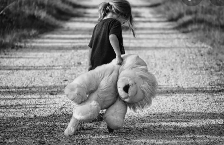 被生父、养父、继父抛弃的女儿：我想知道我是谁？