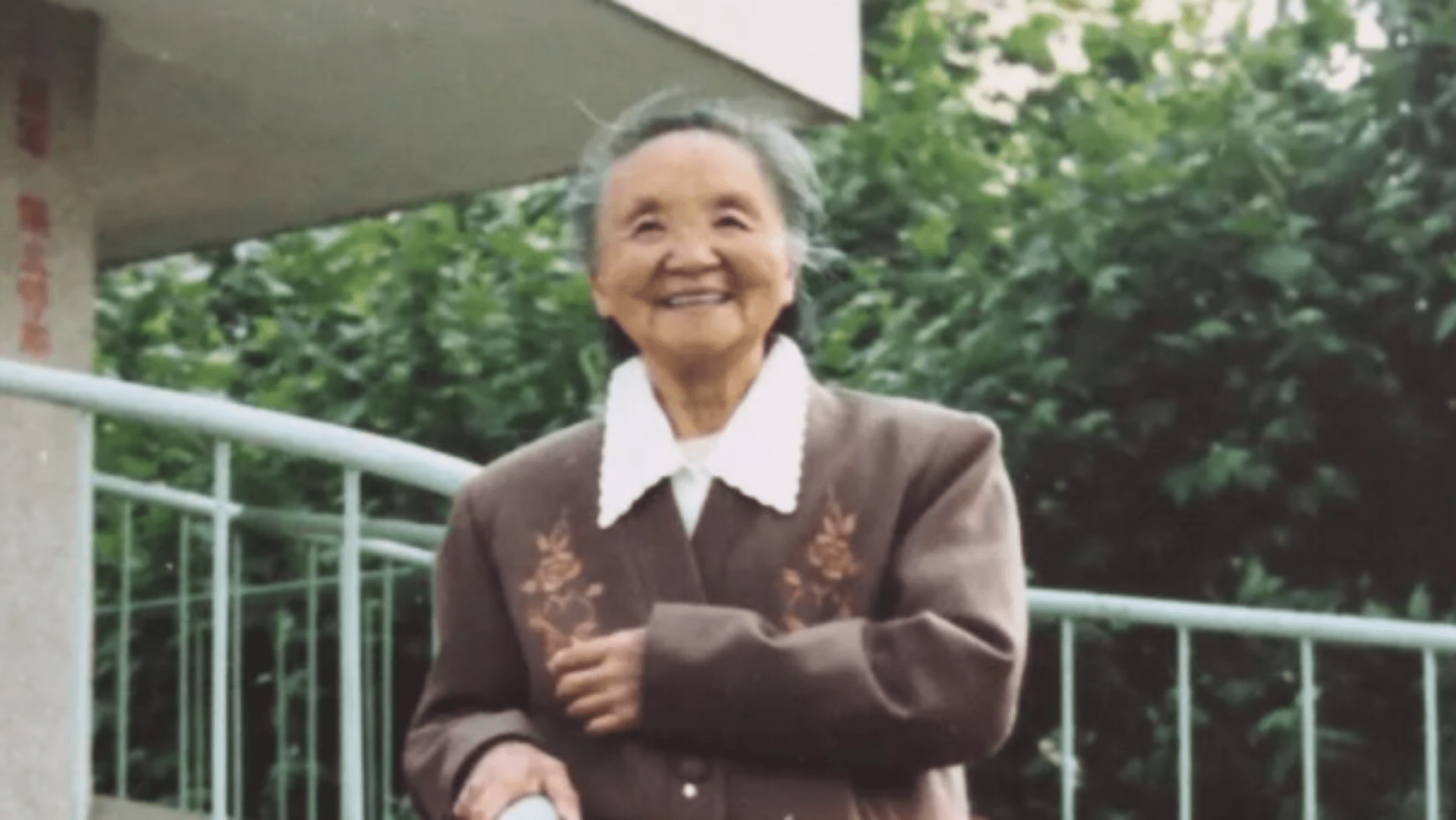 喂猪的母亲，竟是云南第一位女医学博士