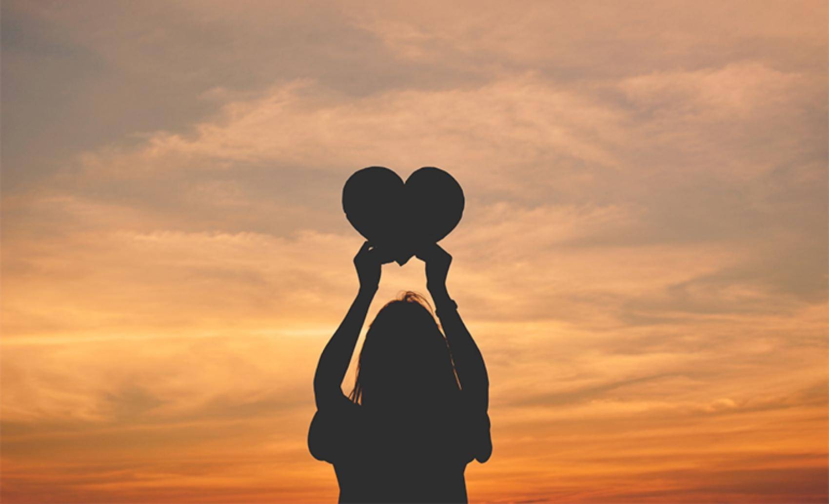 从八楼跳下后，我在轮椅上重启人生