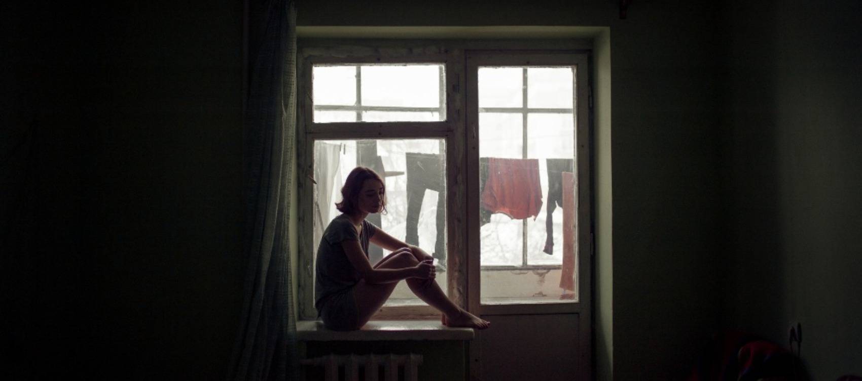 抑郁的我，起身走出父亲自杀的房间