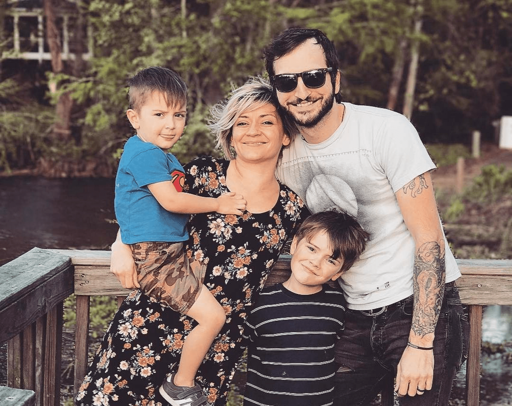 “摇滚公主”莱西•斯特姆：死亡必须等待，因为我有一首歌要唱