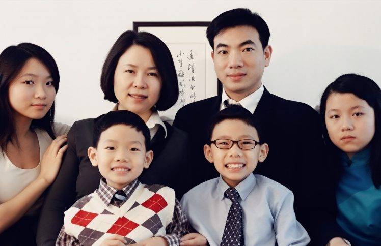 改变希望工程的人被谁改变？——寻找2001年《南方周末》年度人物龚文辉