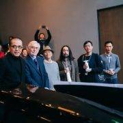 专访冯君蓝牧师：人是被光照的微尘